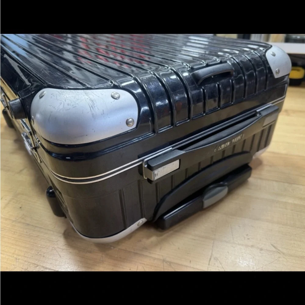 Rimowa Salsa 33L Black 2-wheels Carry Case Suitcase USED